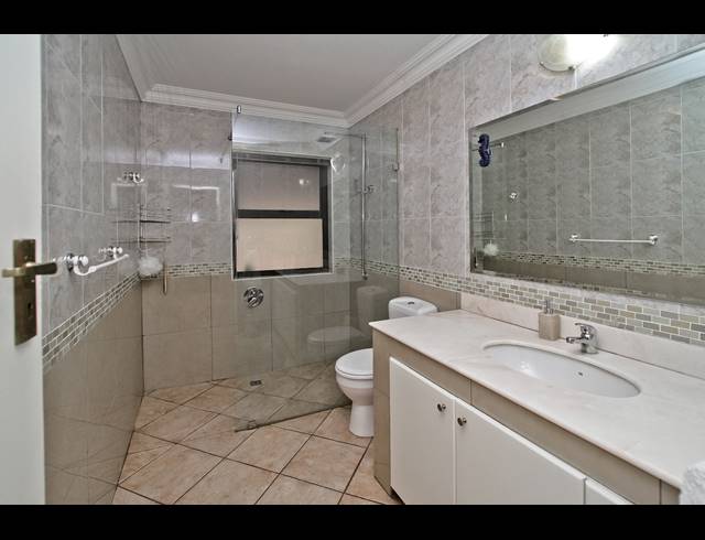 5 BEDROOM TOWNHOUSE FOR SALE IN BRUMA